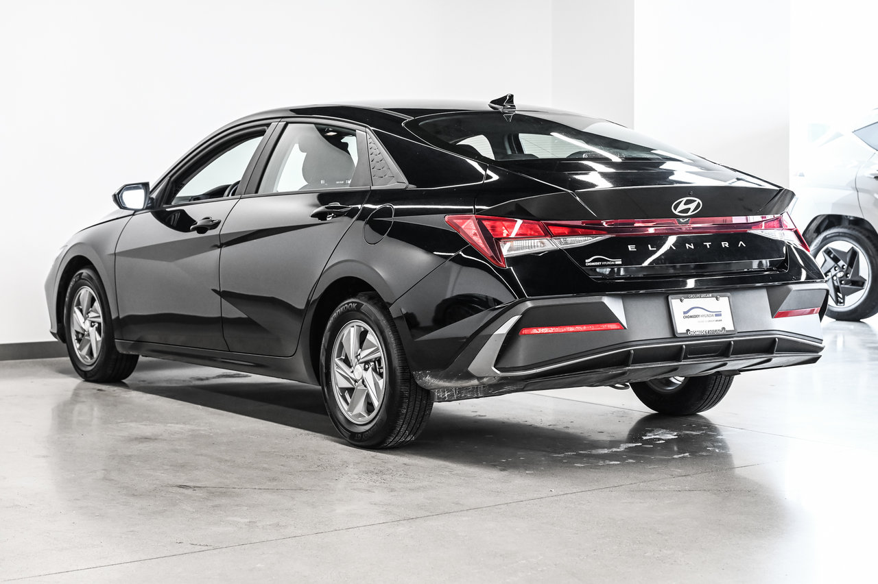 2020 Honda Accord Sedan - Image 12