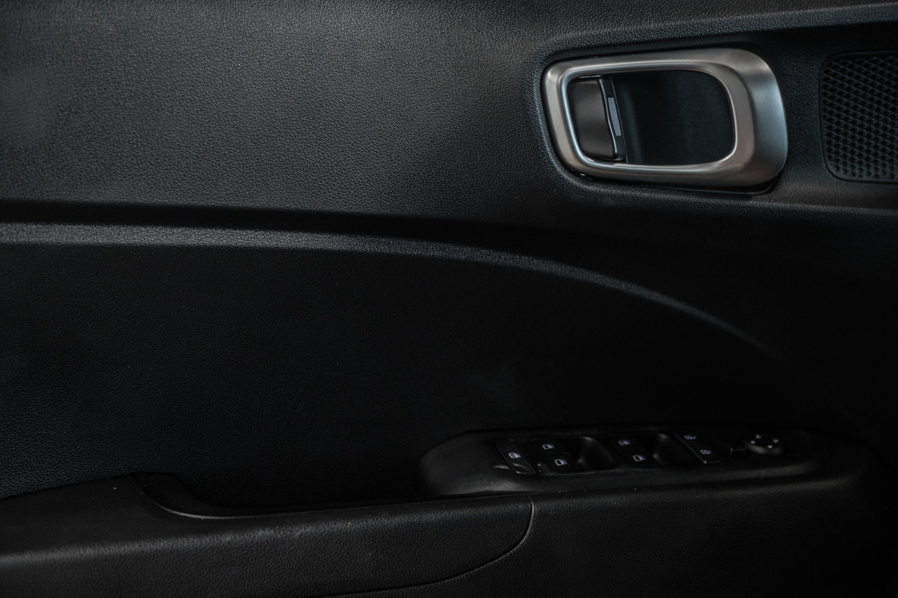 2017 Ford Explorer - Image 17