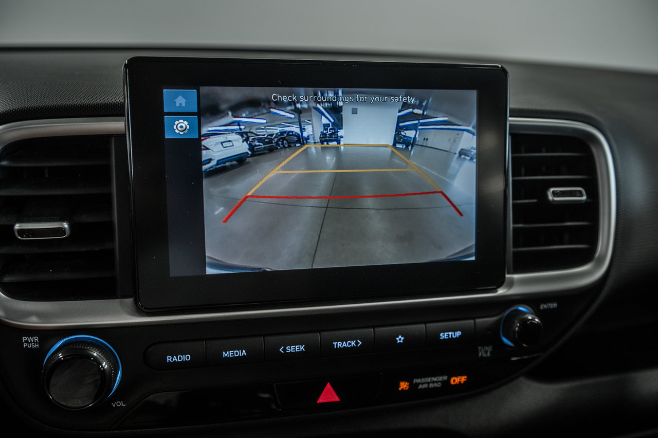 2017 Ford Explorer - Image 25