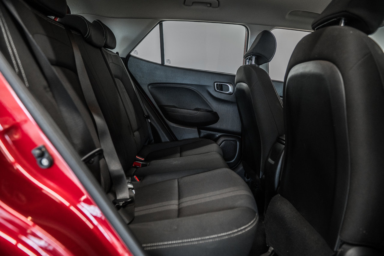 2017 Ford Explorer - Image 30