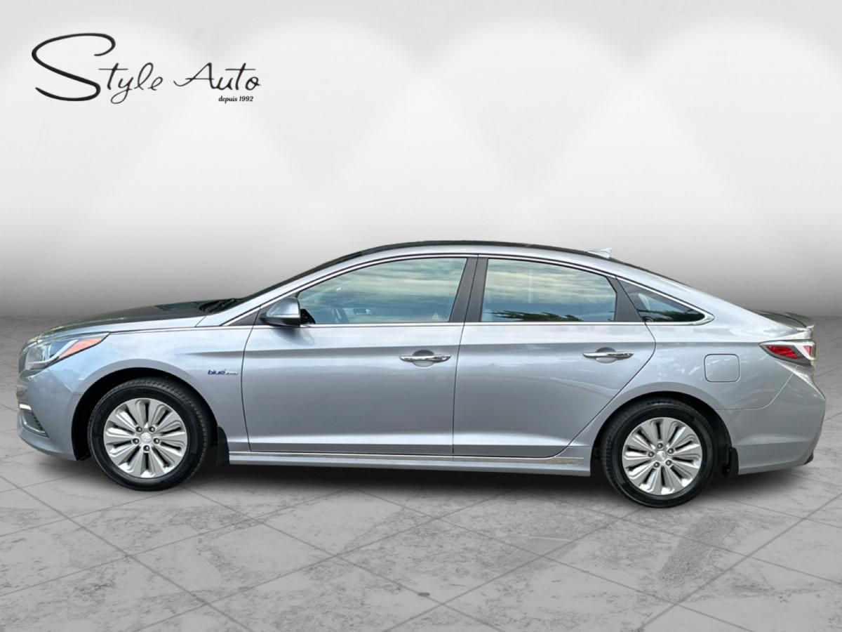 2026 Volvo XC60 Plug-In Hybrid - Image 3