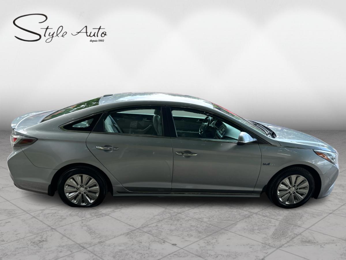 2026 Volvo XC60 Plug-In Hybrid - Image 7