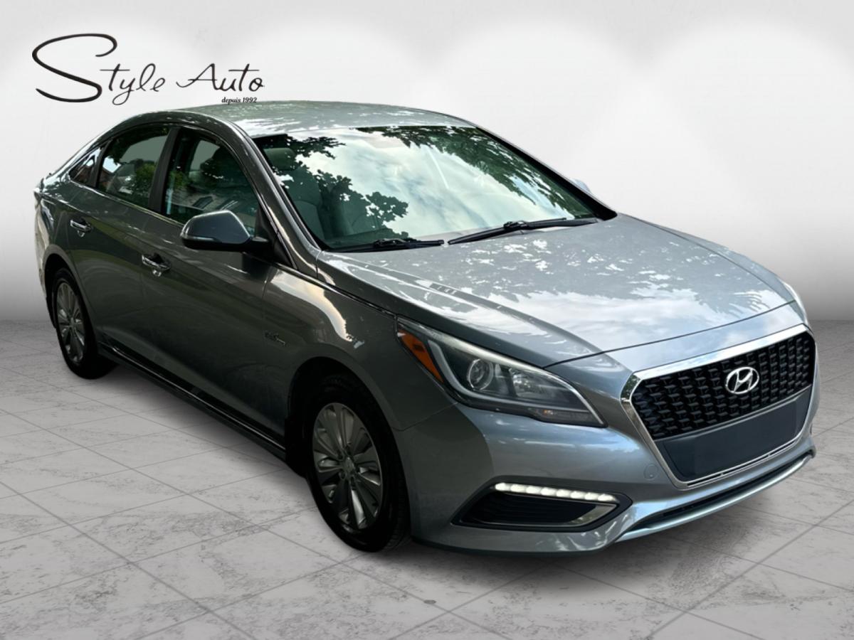 2026 Volvo XC60 Plug-In Hybrid - Image 8