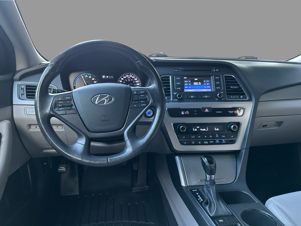 2026 Volvo XC60 Plug-In Hybrid - Image 10