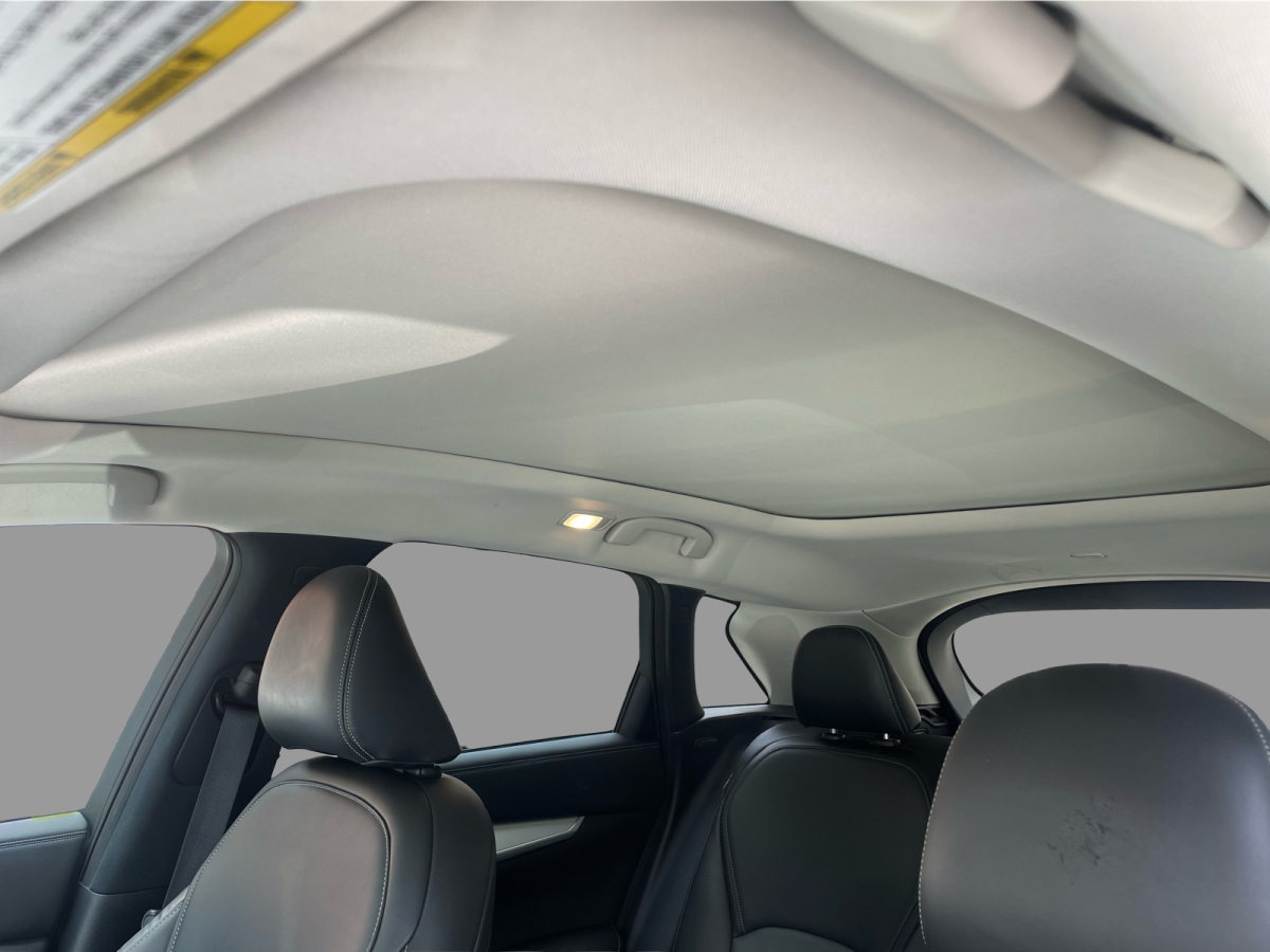 2014 Volkswagen Tiguan - Image 16