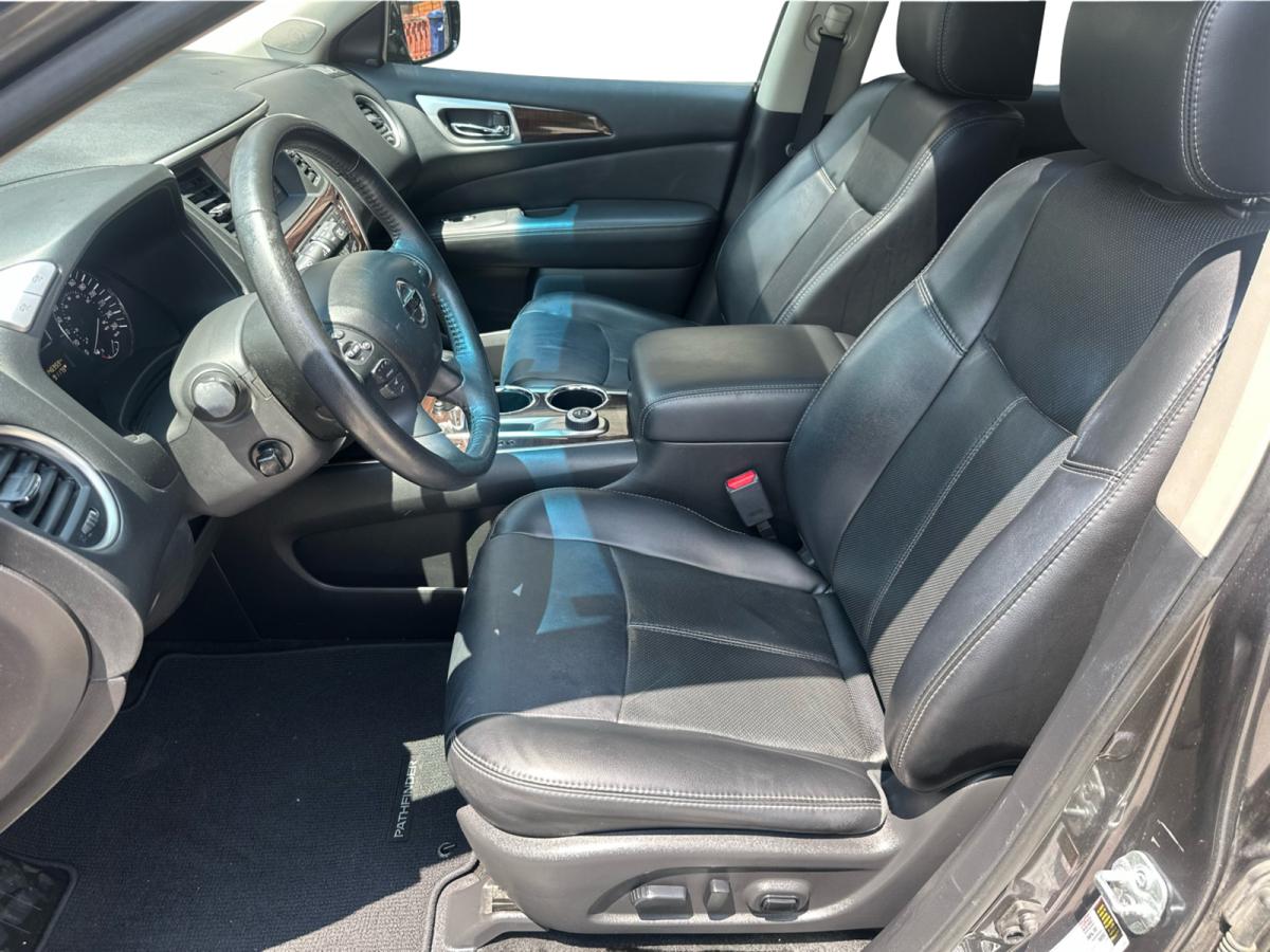 2019 Jaguar F-Pace - Image 11