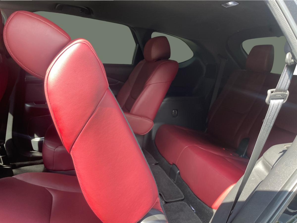 2022 Genesis GV70 - Image 17