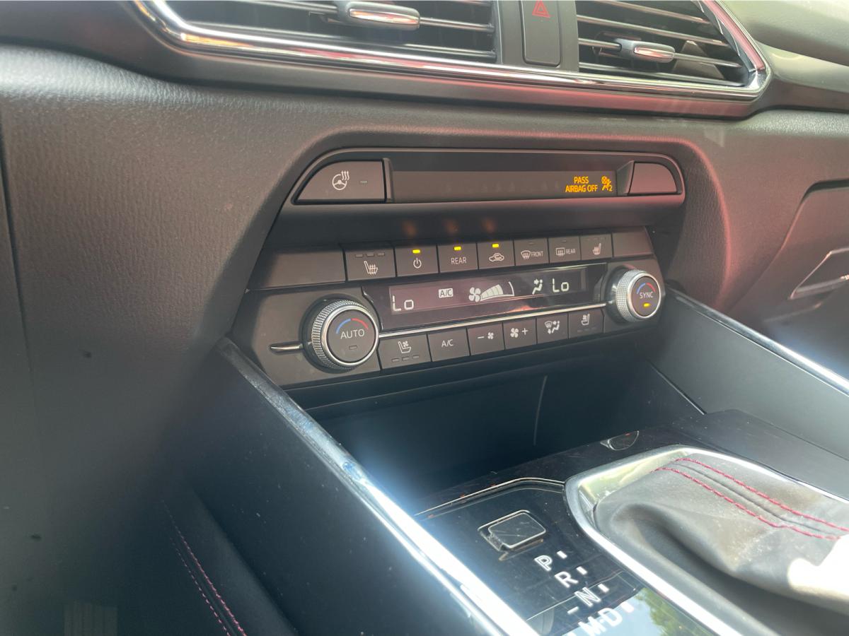 2022 Genesis GV70 - Image 20