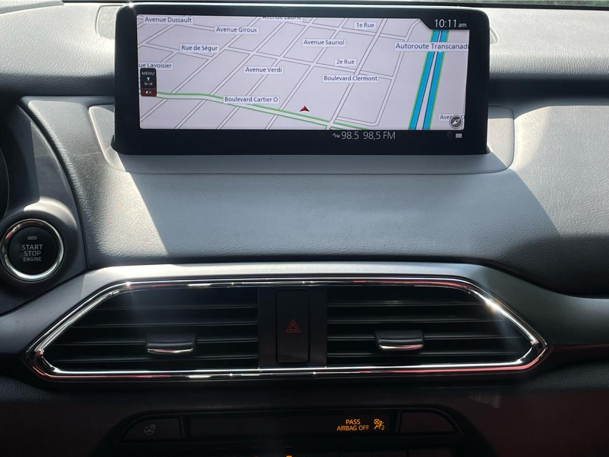 2022 Genesis GV70 - Image 21