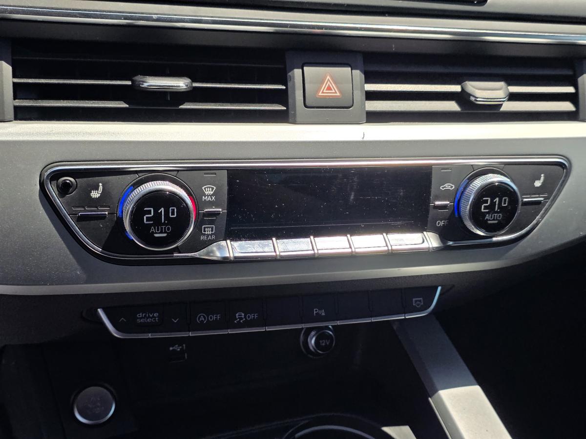 2020 Toyota Highlander - Image 18