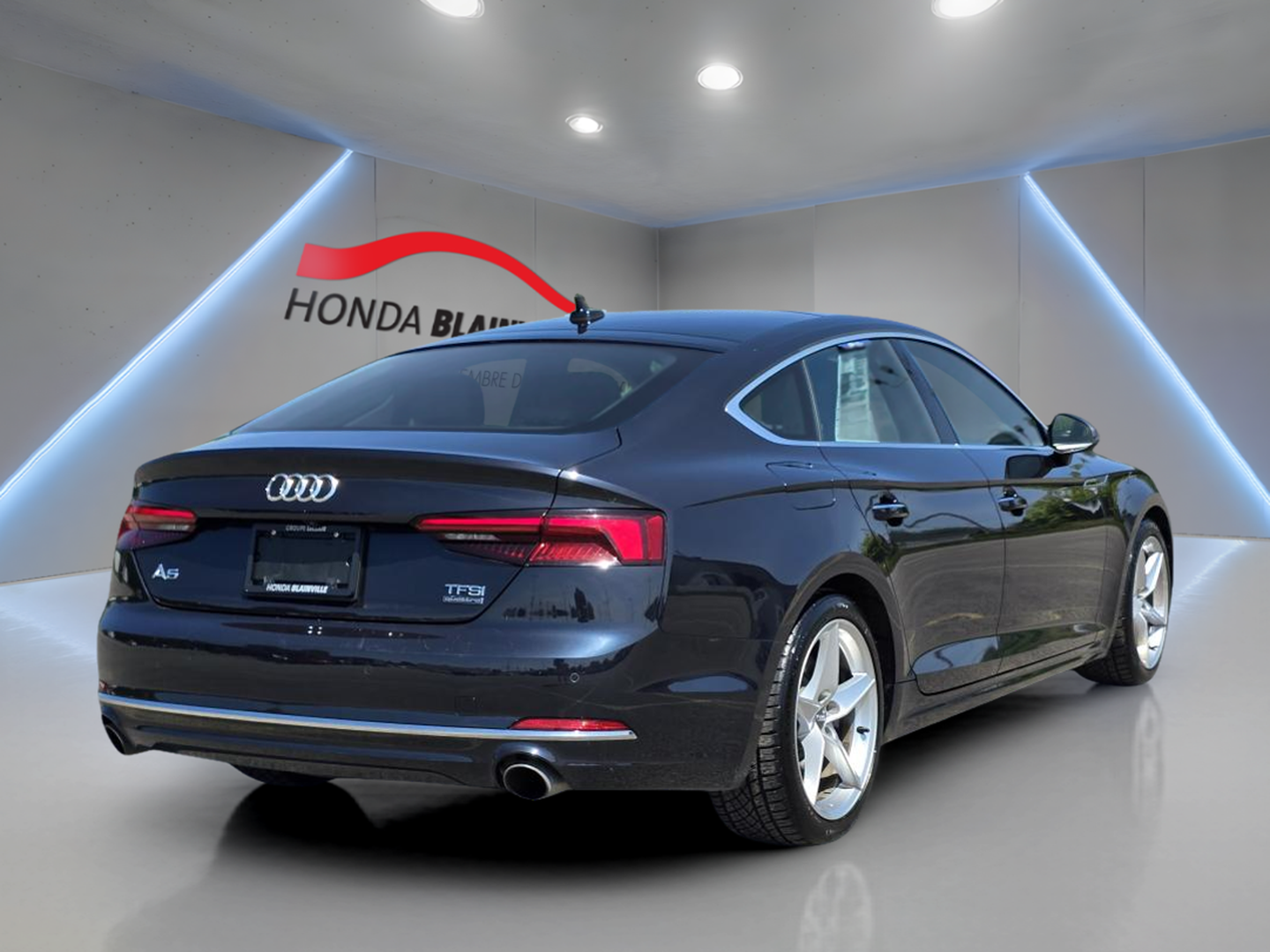 2024 Volkswagen Golf GTI - Image 7