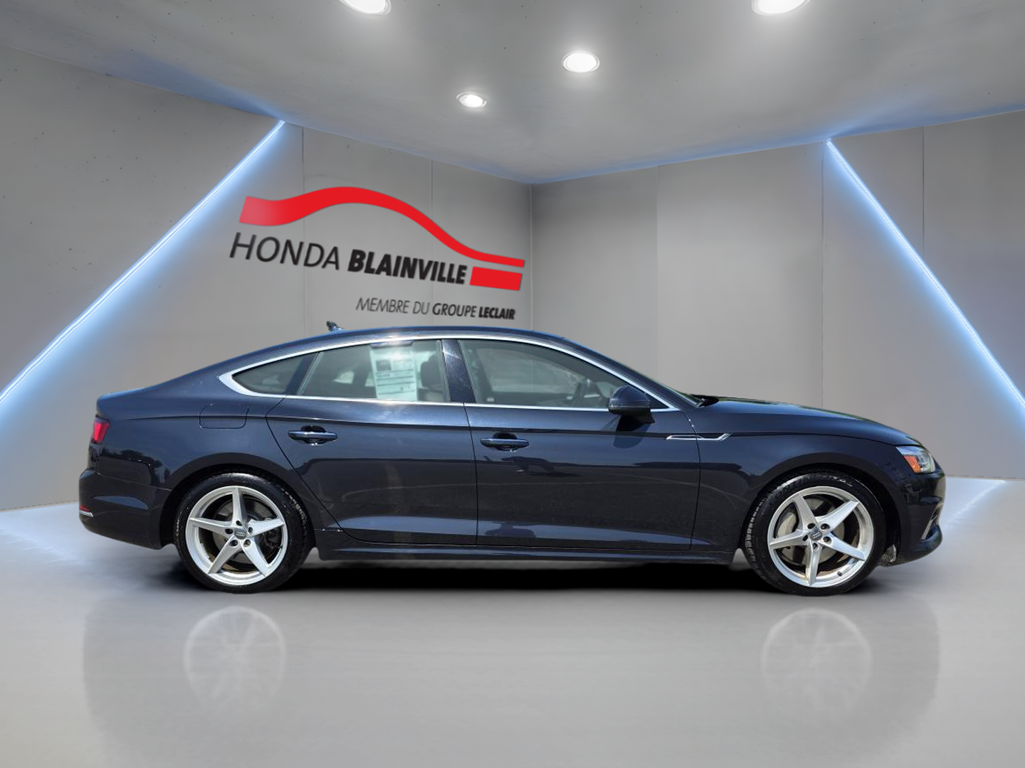 2024 Volkswagen Golf GTI - Image 8