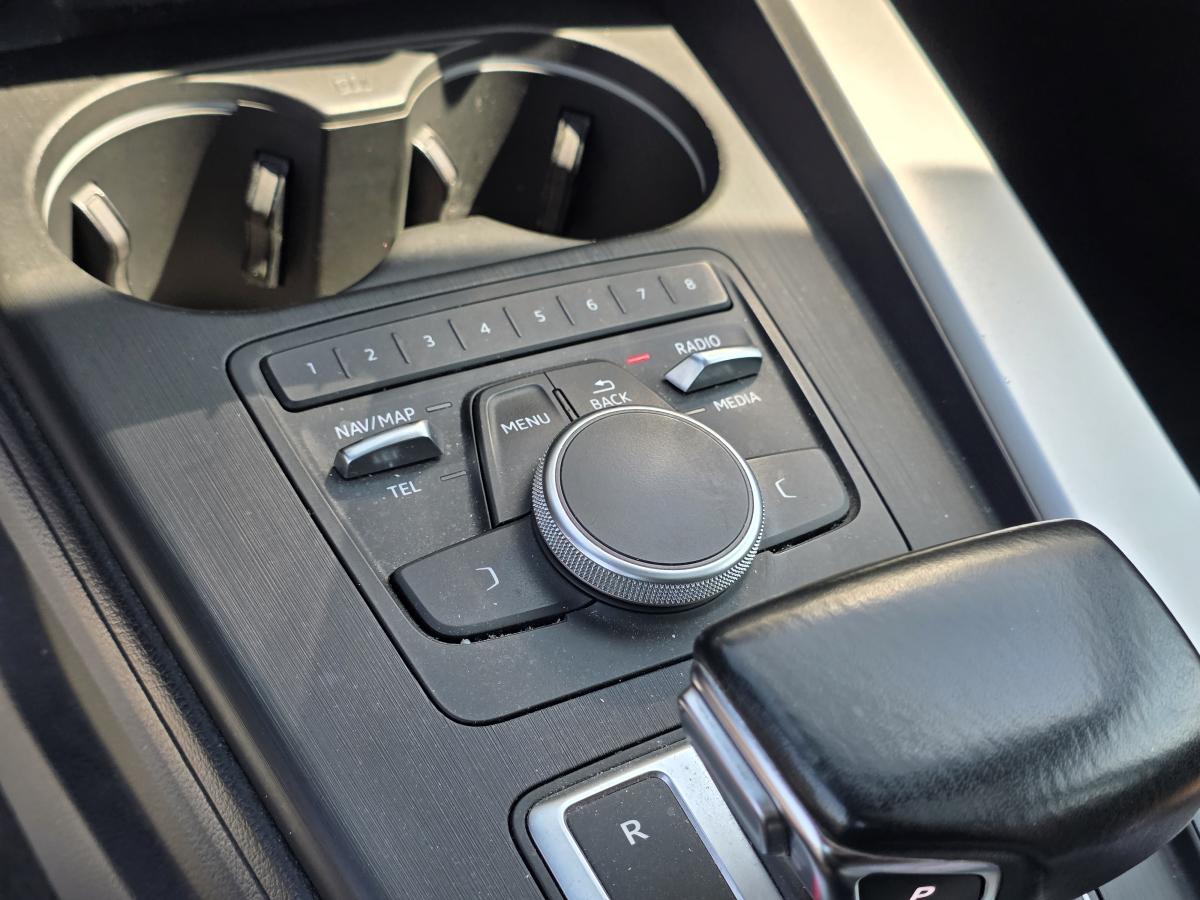 2024 Volkswagen Golf GTI - Image 19