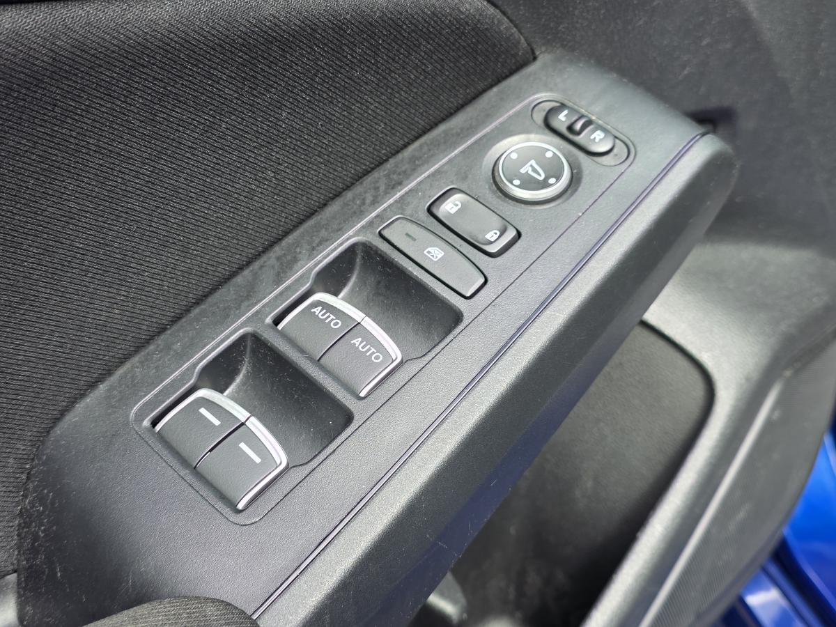 2015 GMC Canyon - Image 21
