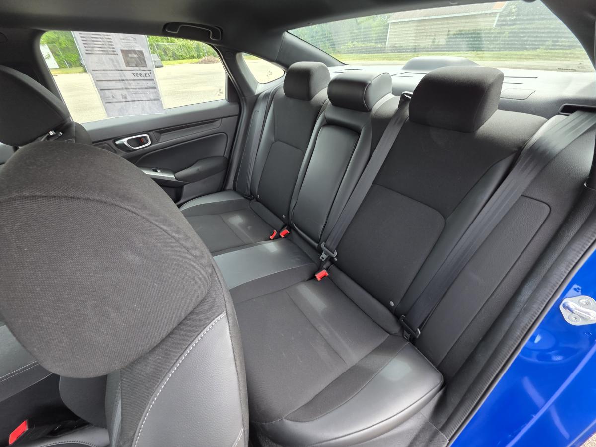2015 GMC Canyon - Image 23