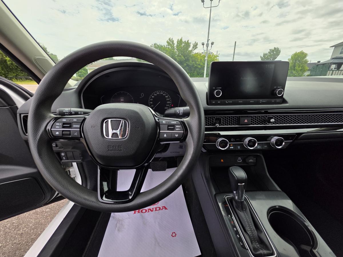 2026 Ford Explorer - Image 11