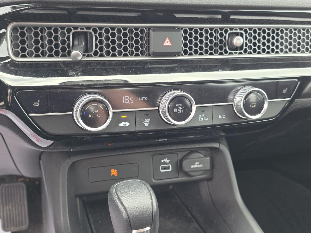 2026 Ford Explorer - Image 18