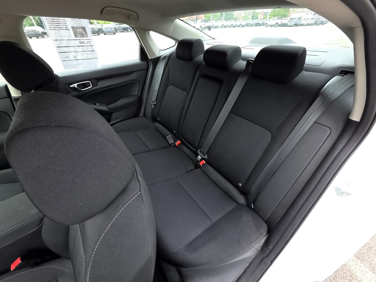 2026 Ford Explorer - Image 23