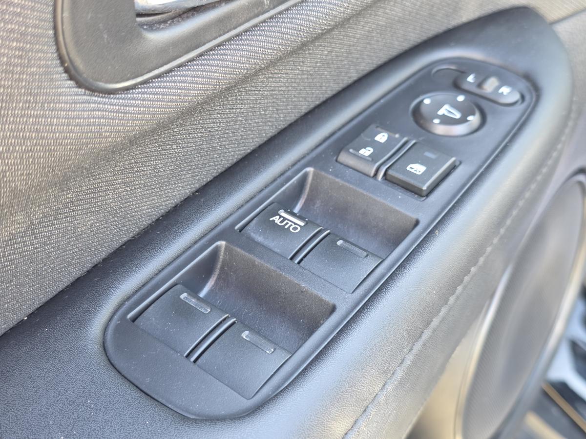 2025 Ford Transit - Image 20