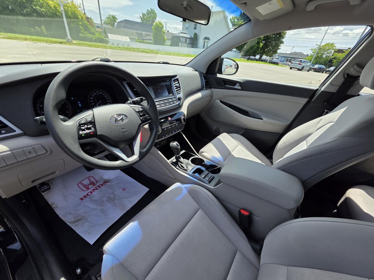 2019 Toyota RAV4 - Image 10