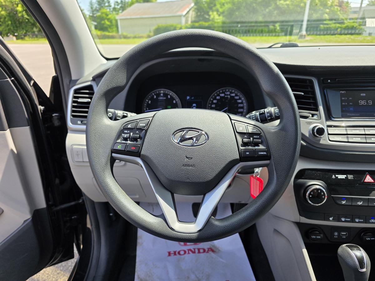 2019 Toyota RAV4 - Image 12