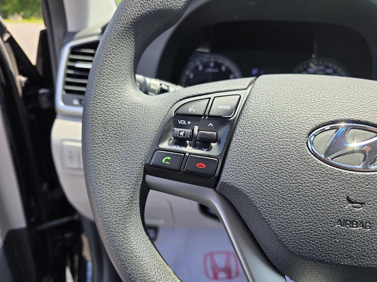 2019 Toyota RAV4 - Image 13
