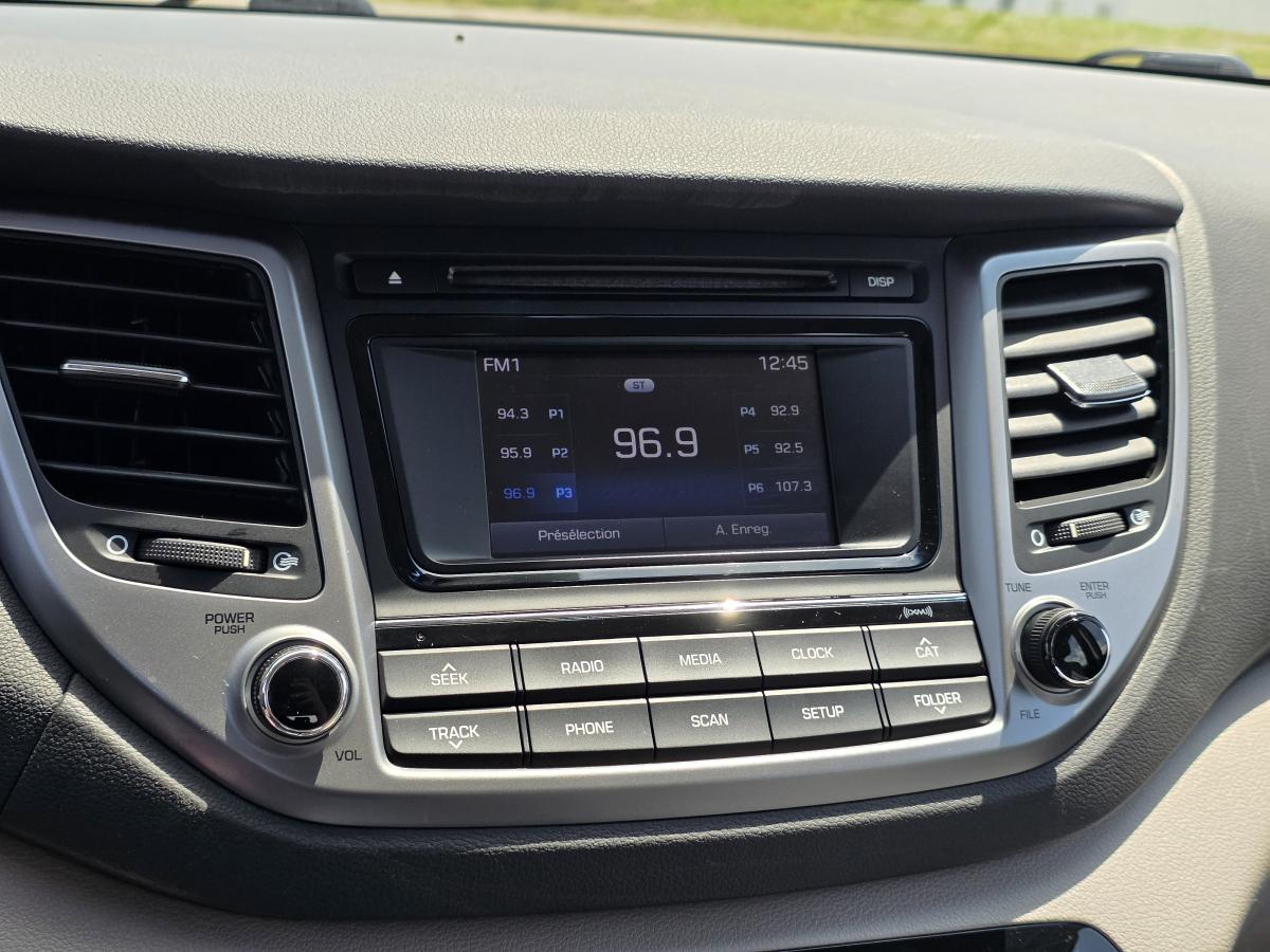 2019 Toyota RAV4 - Image 17