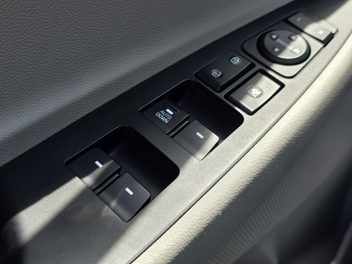 2019 Toyota RAV4 - Image 21