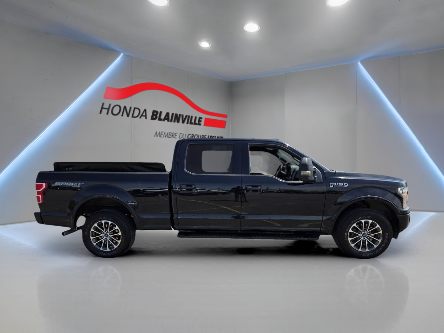 2025 Cadillac CT5 - Image 7