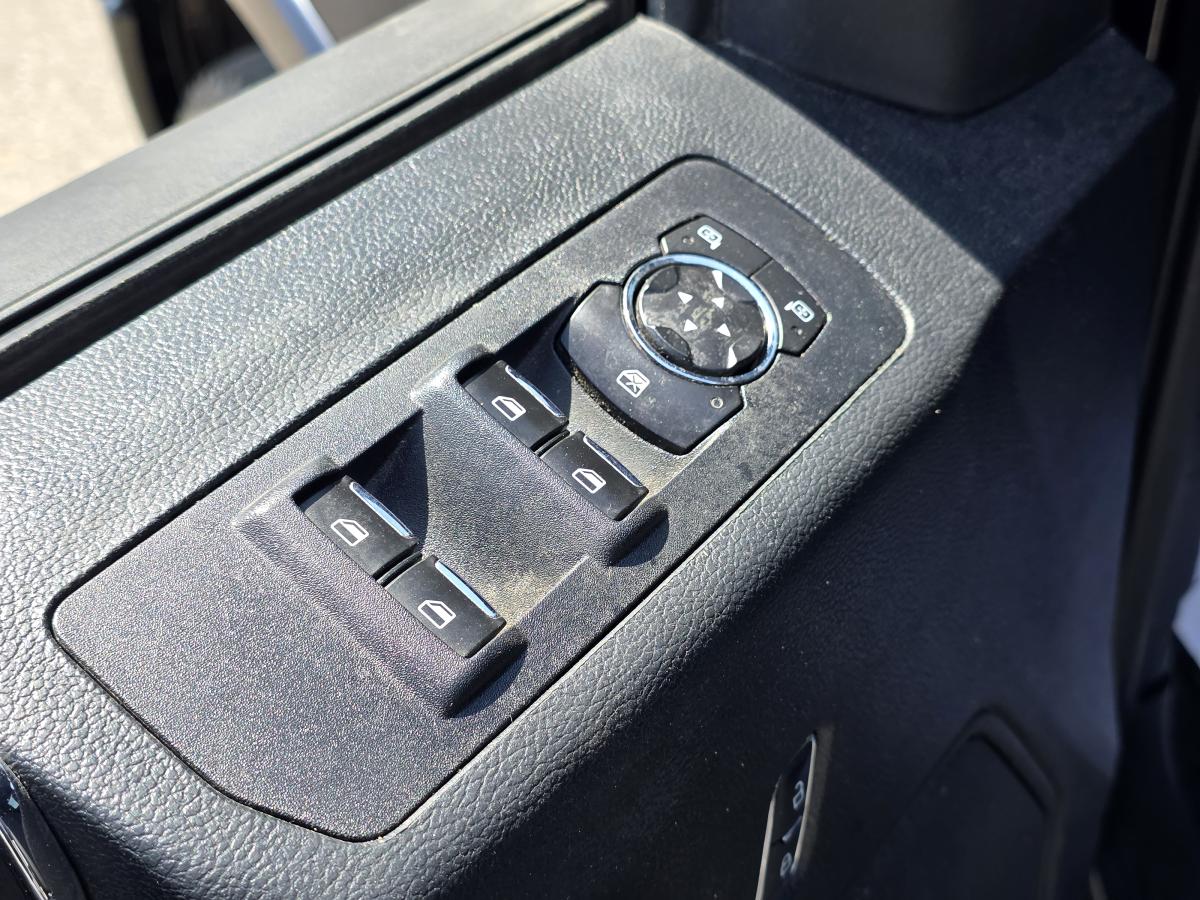 2025 Cadillac CT5 - Image 21