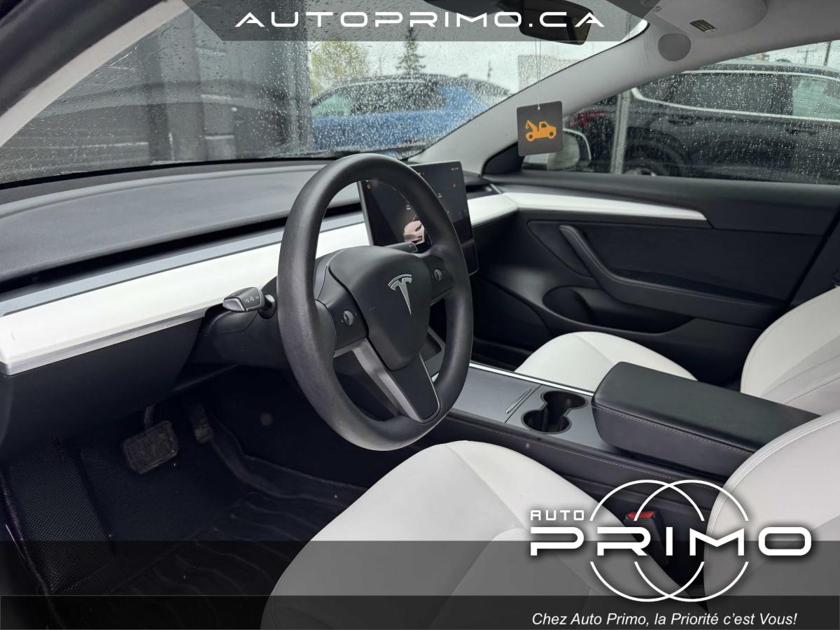 2023 Hyundai Venue - Image 24