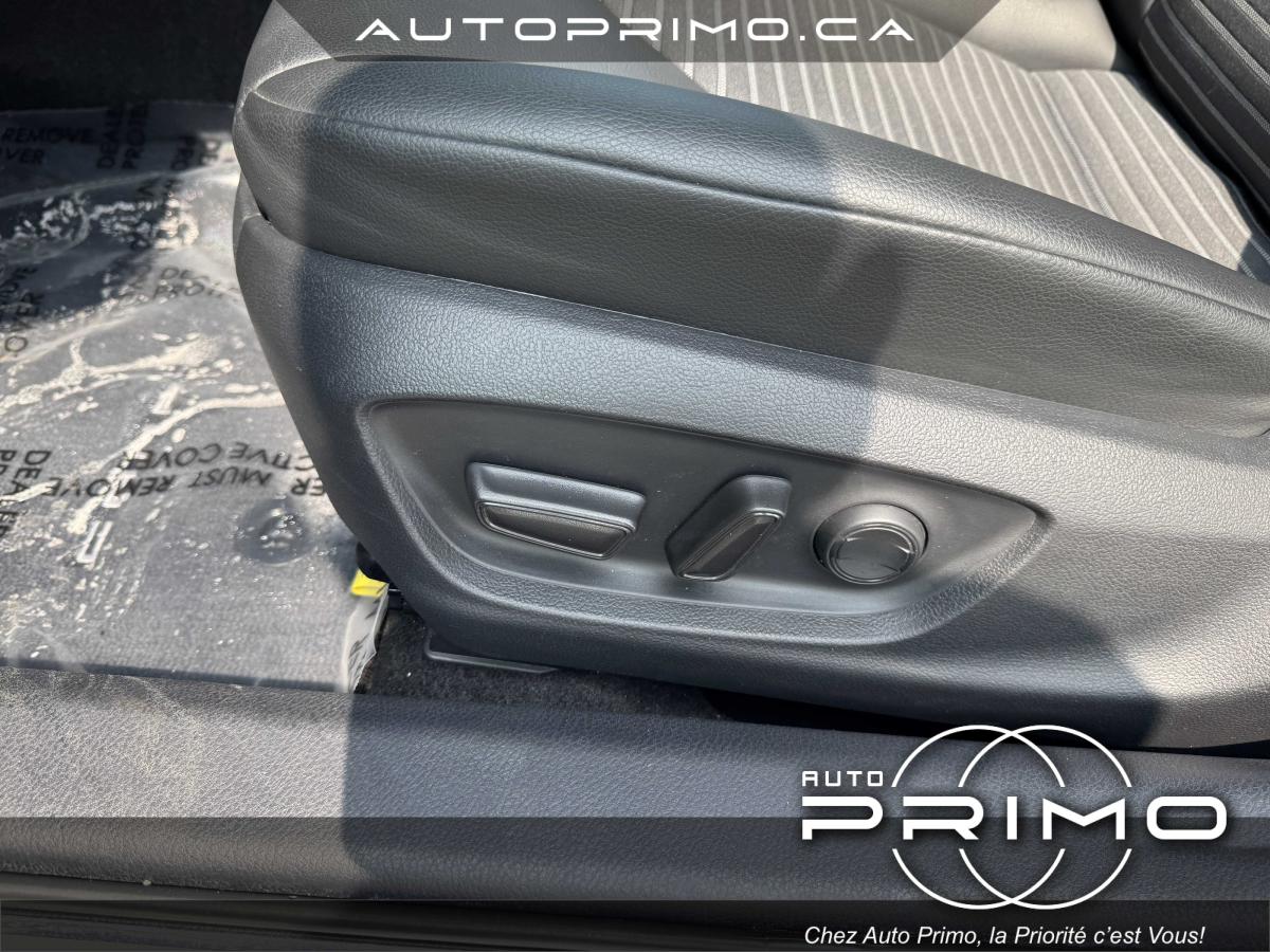 2023 Ford Explorer - Image 12