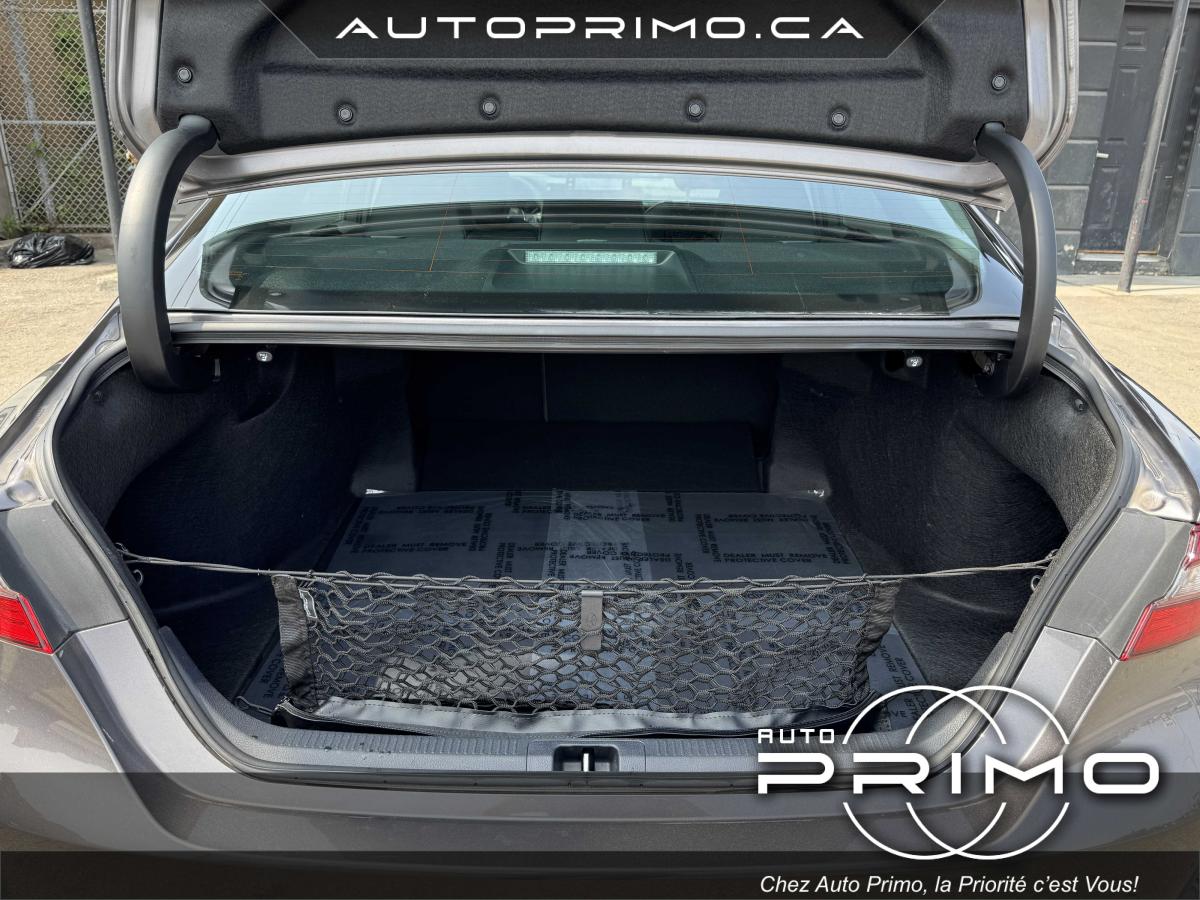 2023 Ford Explorer - Image 16