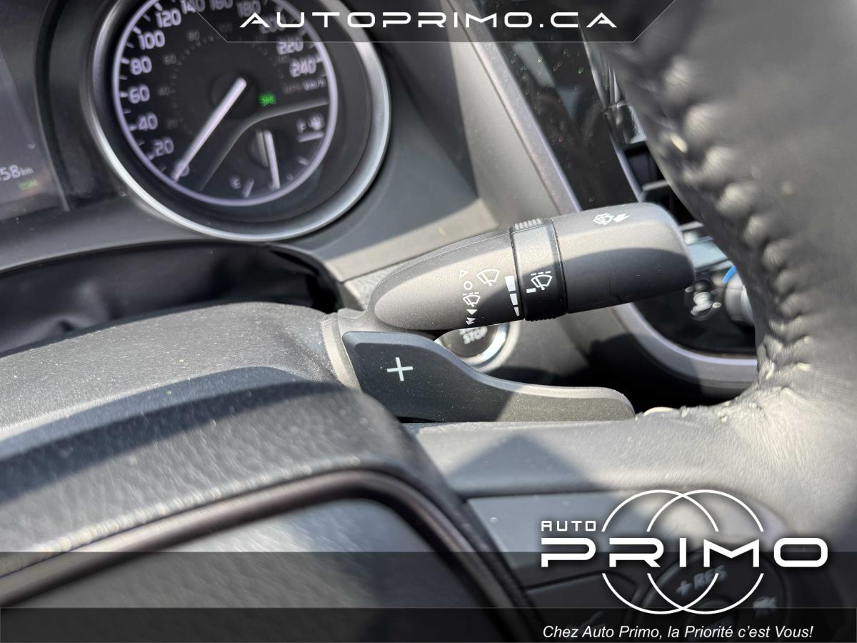 2023 Ford Explorer - Image 30