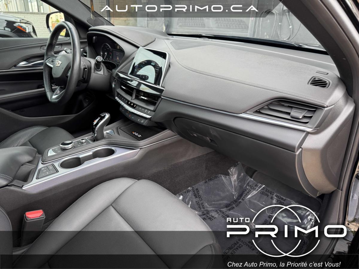 2021 Volvo V60 - Image 30