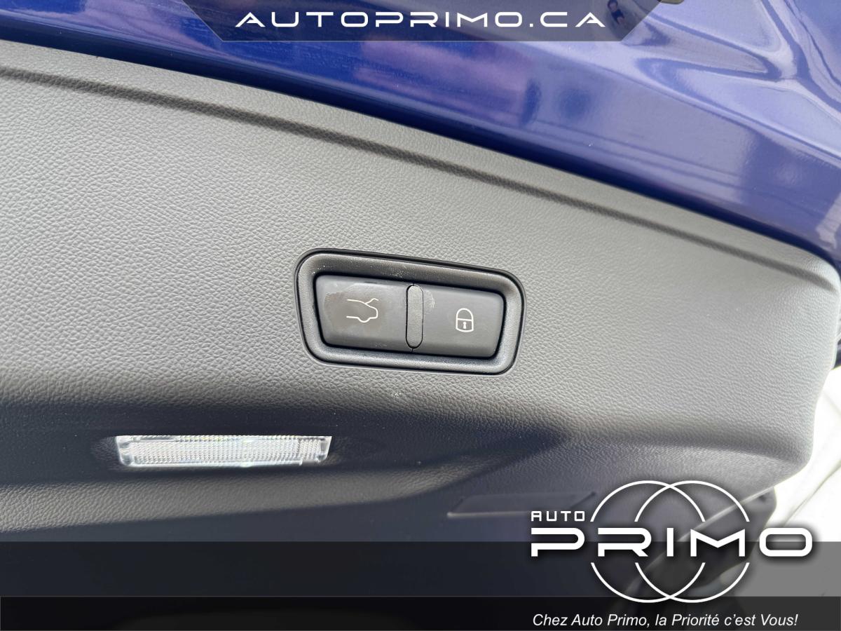 2022 Ford Explorer - Image 16