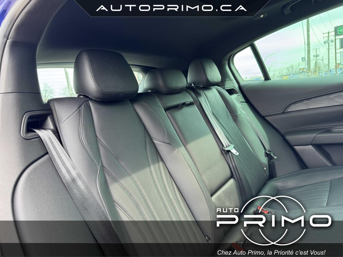 2022 Ford Explorer - Image 18