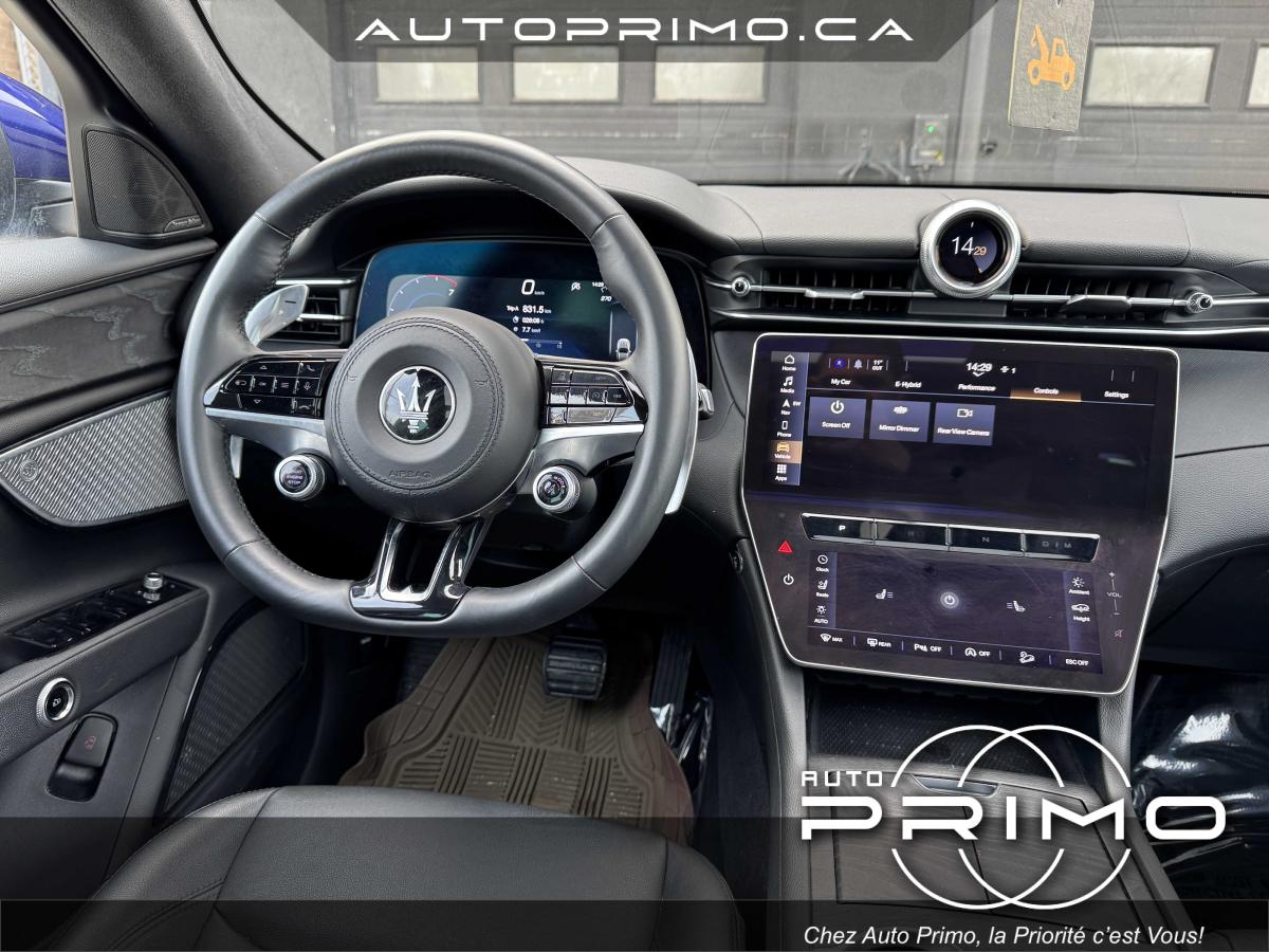 2022 Ford Explorer - Image 25