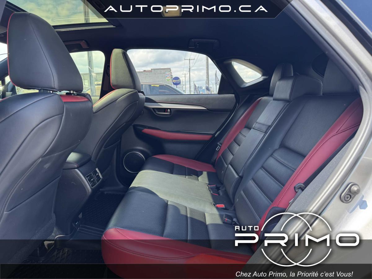 2023 Volvo XC40 - Image 15