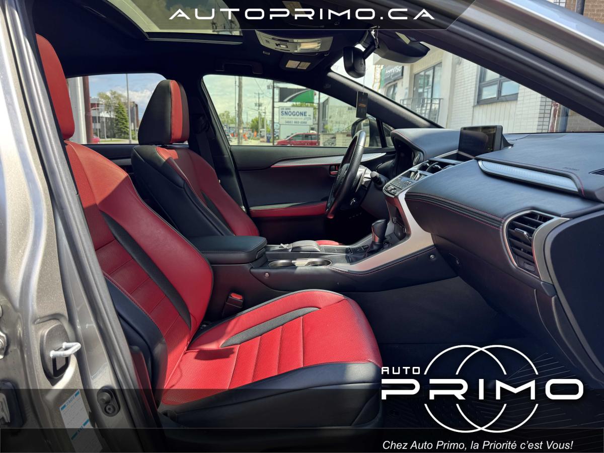 2023 Volvo XC40 - Image 21