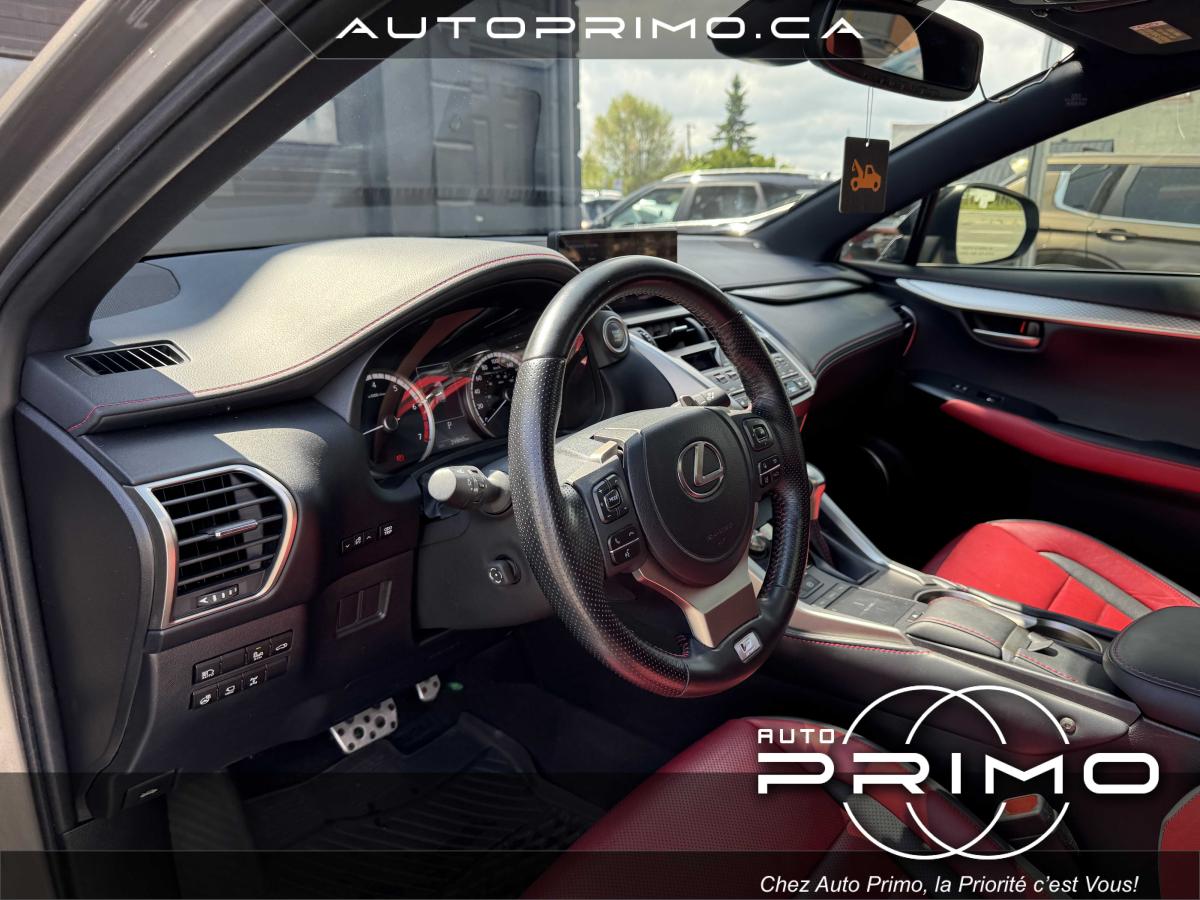 2023 Volvo XC40 - Image 24
