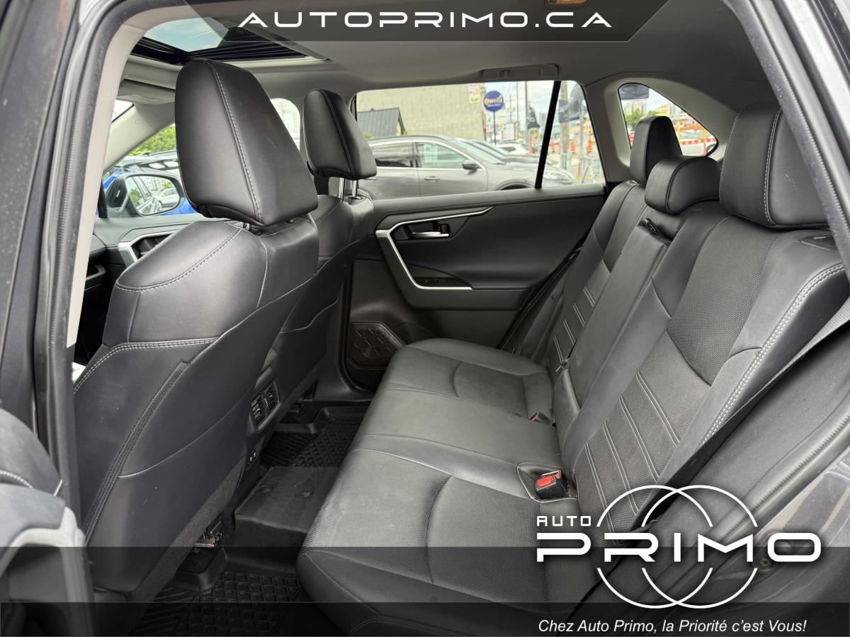 2021 Ford Explorer - Image 14