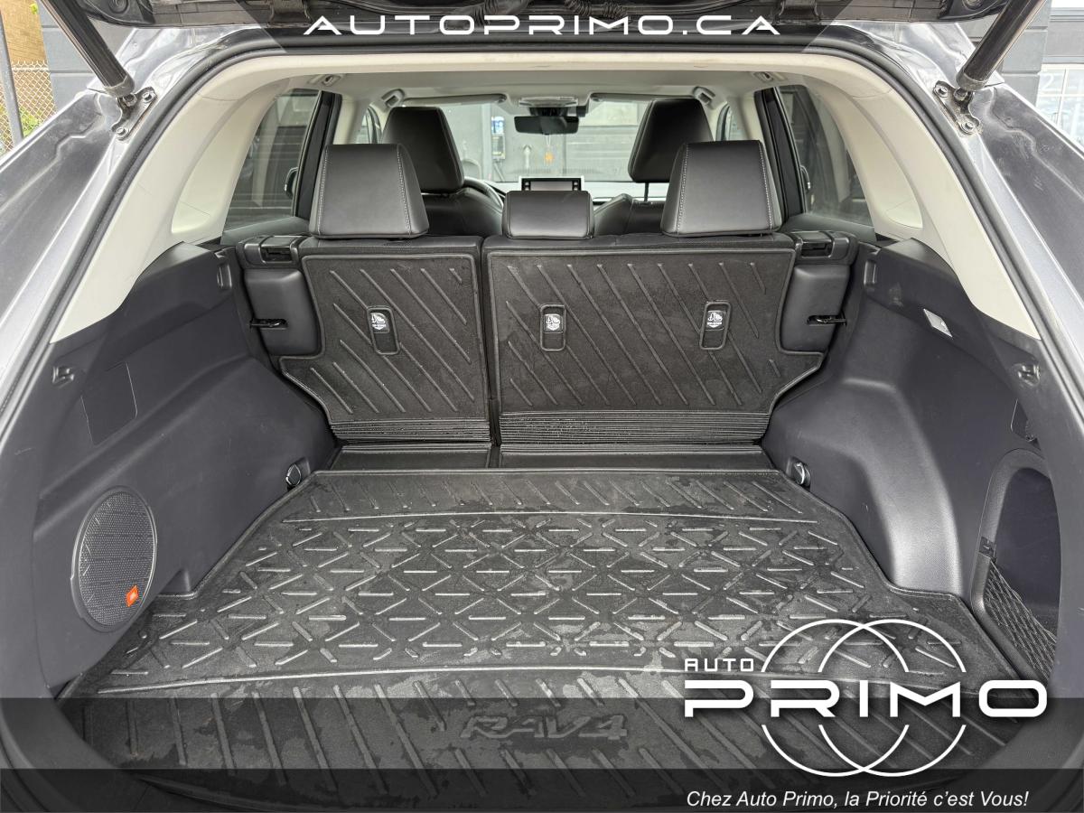 2021 Ford Explorer - Image 15