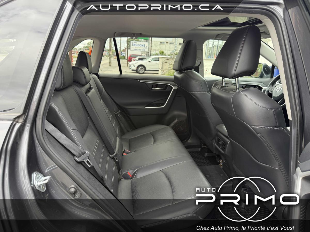 2021 Ford Explorer - Image 16
