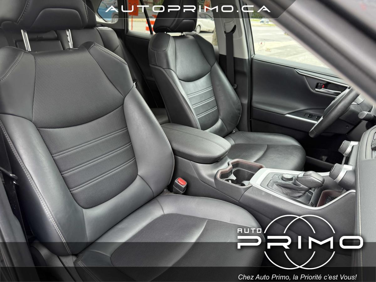 2021 Ford Explorer - Image 17