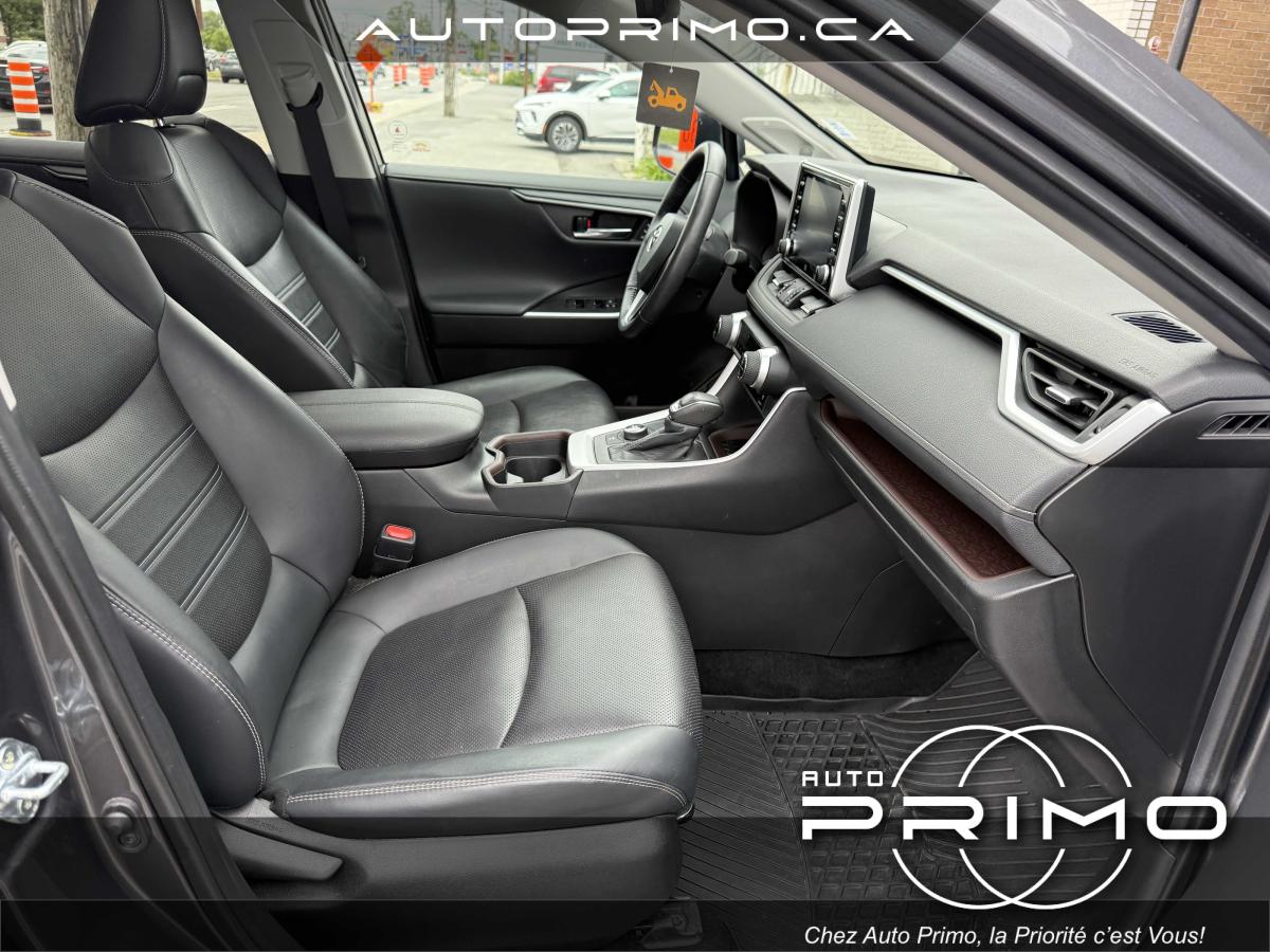 2021 Ford Explorer - Image 18