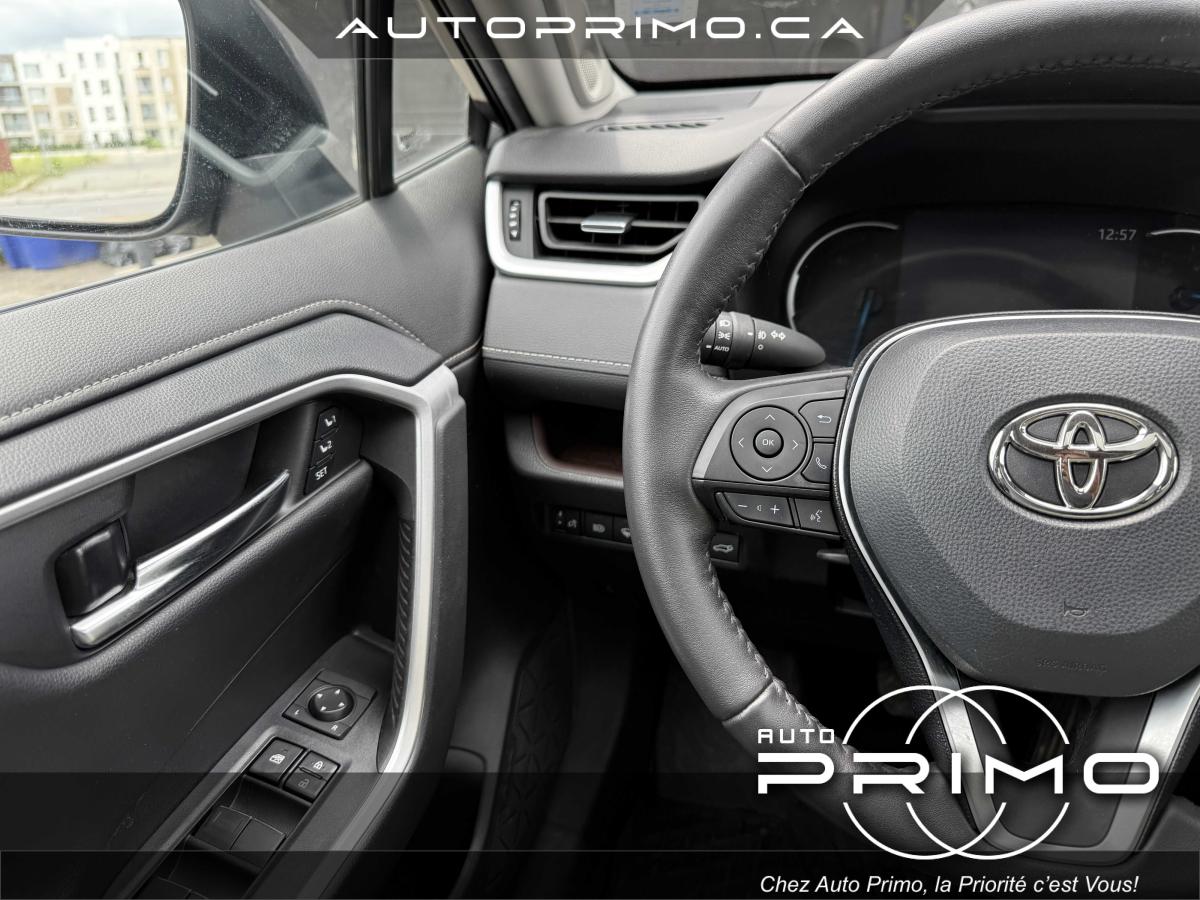 2021 Ford Explorer - Image 25