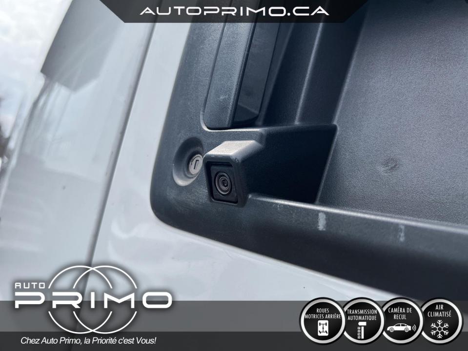 2025 Kia Sportage - Image 11