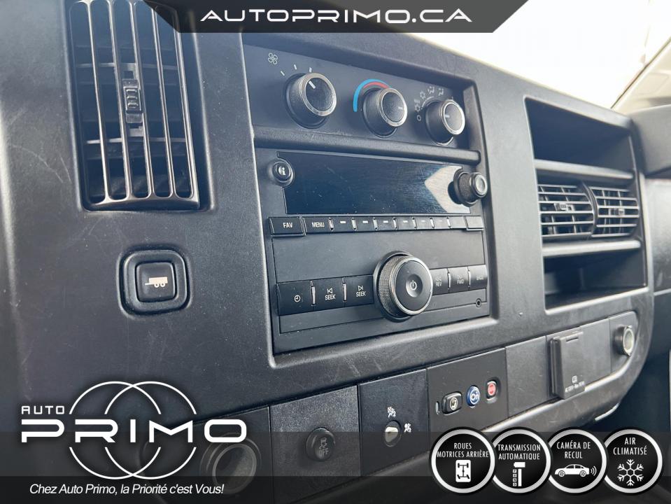2025 Kia Sportage - Image 24