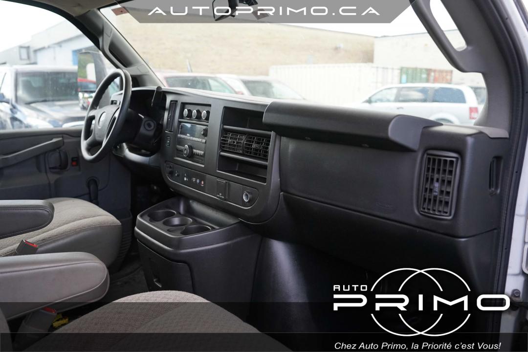 2023 Kia Seltos - Image 13